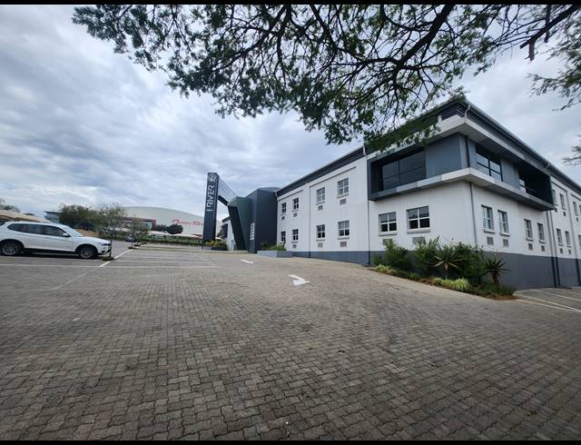 586M² OFFICE TO LET IN VORNA VALLEY